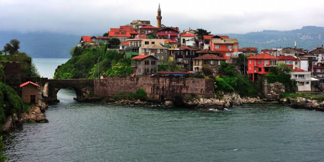 Dar sokakları, pastel renkli evleri, tazecik balıkları… Dünyanın akın ettiği bölge: Türkiye’nin yeni cenneti… 4